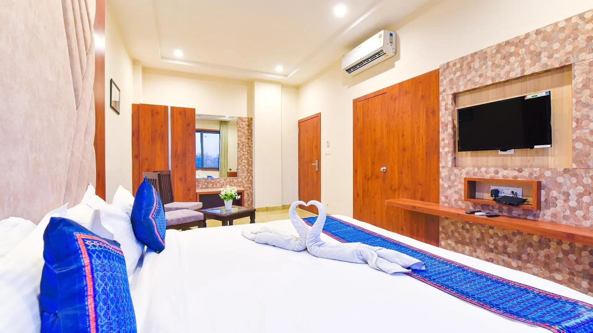 ***  Hotel Remark Udaipur India