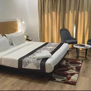 azure-hotels-and-suites-near-medanta-hospital-medicity.top-gurgaonhotels.com/
